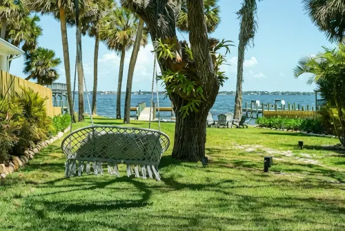 New Modern Waterfront Bungalow Retreat + Tropical Vibes + Fishing Paradise! - Balkoner