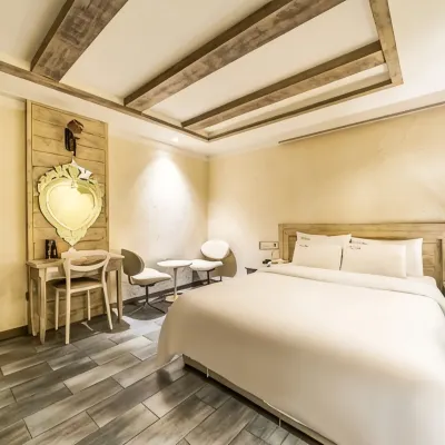Hotel Lava Отели рядом с достопримечательностью «Ресторан L'Amitie»