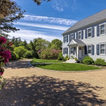 WALK TO VILLAGE LOCATION, NEW POOL, FAMILY COMPOUND!