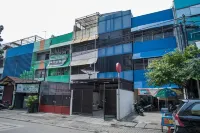 RedDoorz @ Jalan Biak Roxy Jakarta Hotel a Giacarta centrale