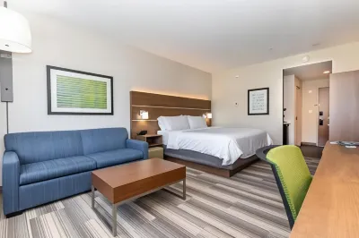 Holiday Inn Express & Suites Chilliwack East Các khách sạn gần Cottonwood 4 Cinemas