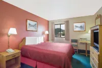 Days Inn by Wyndham Custer Hotels near 1881 Courthouse Museum