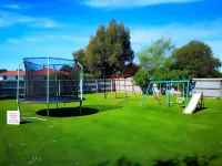 Colonial Lodge Motel