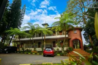 Taman Sari Hotel Dan Resort Hotels in Gunung Puyuh