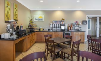 Days Inn & Suites by Wyndham Cabot