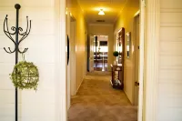 Bidgee Motor Inn Hotels in Hay
