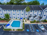 Microtel Inn & Suites by Wyndham Palm Coast I-95 - piscine