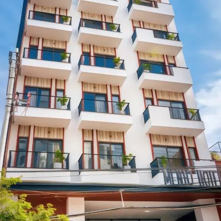 Mento Hotel Quy NHON Отели рядом с достопримечательностью «Городской пляж»