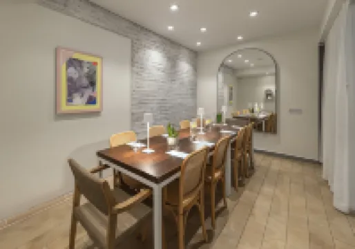 Riviera Beach House Hotels in Santa Barbara