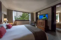 The Cascades Hotel at Sun City Resort Отели в г. 