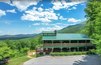 Little Greenbriar Lodge 13 Bedroom Cabin by Redawning Great Smoky Mountains National Park yakınındaki oteller