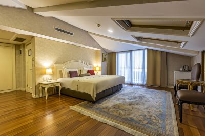 Suite Room with Balcony