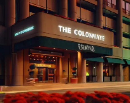 โรงแรมเดอะโคลอนเนด แบ็คเบย์