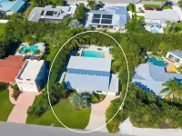 The Salted Coconut 3 Bedroom Home by Redawning