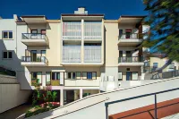 WHome Coastal Comfort: Apartment Retreat by the Sea