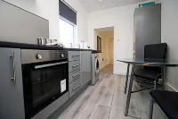 Bright 2Br Sleeps 6 - Bridgend Centre Train Link Hoteles cerca de Bryntirion Playground
