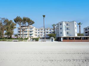 Sand Beach Apartments