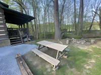 Sweet - 2 Bedrooms, 2 Baths, Sleeps 6 Cabin by RedAwning