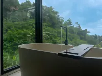 Selayang Olivehill - Luxury Glamping in the Forest Hotels in Cigombong