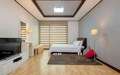 Yangyang Shimpyo Pension Hotels near Naksan Beach