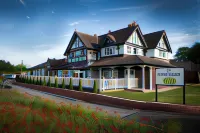 The Red Lion Inn by Chef & Brewer Collection - parking