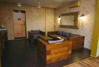 Aurooms Kontinent Hotel