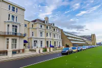 The Carlton Hotel