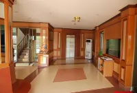 玫瑰園大飯店 烏泰住宿飯店
