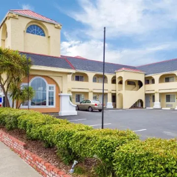Clarion Hotel by Humboldt Bay