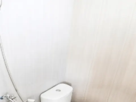 Muzdalifa Syariah Near Alun Alun Gresik Mitra RedDoorz فنادق في غريسيك ريجينسي