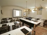 Anette Hotel โรงแรมใกล้หอคอยเปตริน