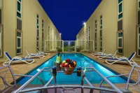 City Hotel Duqm - Pools