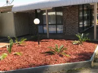 Tea Gardens Motel