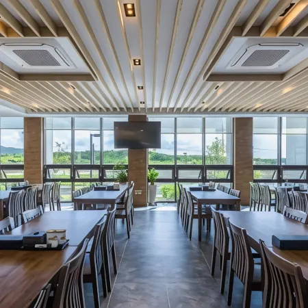 Thira Hotel Отели рядом с достопримечательностью «Храм Понвонса»