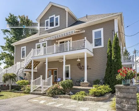 Hillside Hideaway Отели в г. Олд-Орчард-Бич