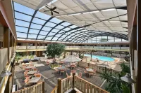 Best Western Plus Dubuque Hotel  Conference Center - Pet friendly