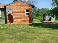 Lake Champlain Tiny House Paradise Private & Beautiful! Hotels in Alburgh