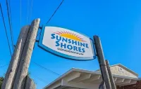 3 Minutes Walk to the Beach, Sunshine Shores Condominiums. Cute, Cozy Condo!
