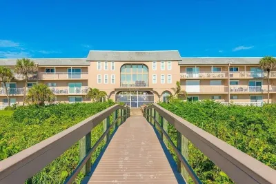 Paradise Beach House #2 Direct Oceanfront CondoOCEAN LEVEL GROUND FLOOR)