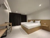 Super Highway Hotel Hotels in Tha Yang Subdistrict