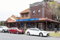 High Street Motel