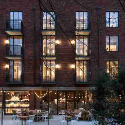 Mob House Hotel Exterior