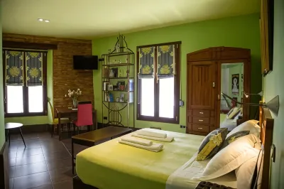 Palacio Sirvente Mieres - Parking Gratuito Hotel a Arjona