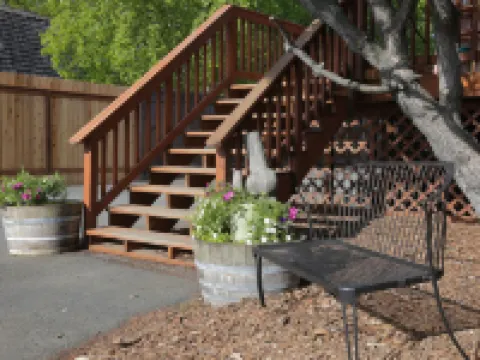 Jewel Lake Bed and Breakfast Hotels in Anchorage