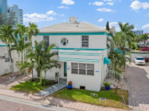 ฮอลลีวูด บีชไซด์บูทีคสวีทส์ โรงแรมในฮอลลีวูด