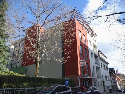 Hotel Rose City Отели рядом с достопримечательностью «Церковь Святого Матьяша»