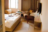 Roots Hotel Apartments Abidjan