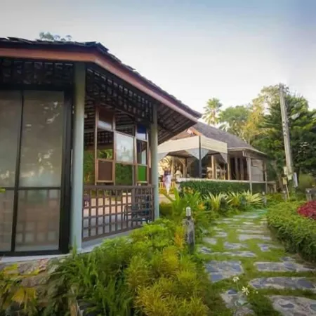 Season Namkorn Resort Отели рядом с достопримечательностью «Парк развлечений Singha Park»