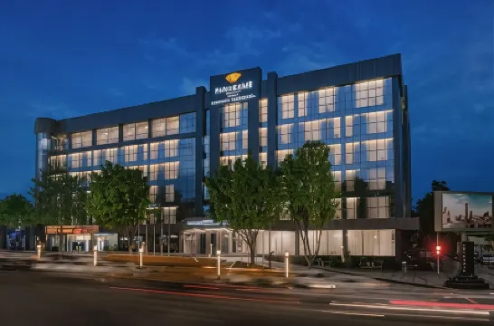 Panarams Tashkent Hotel, a member of Radisson Individuals Отели рядом с достопримечательностью «ИСПОЛНИТЕЛЬНЫЙ КОМИТЕТ РЕГИОНАЛЬНОЙ АНТИТЕРРОРИСТИЧЕСКОЙ СТРУКТУРЫ ШАНХАЙСКОЙ ОРГАНИЗАЦИИ СОТРУДНИЧЕСТВА»