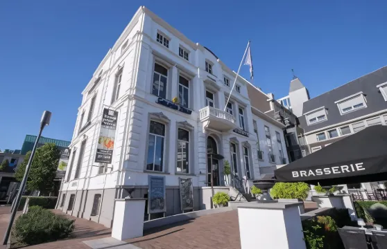 西恩德金色鬱金香酒店